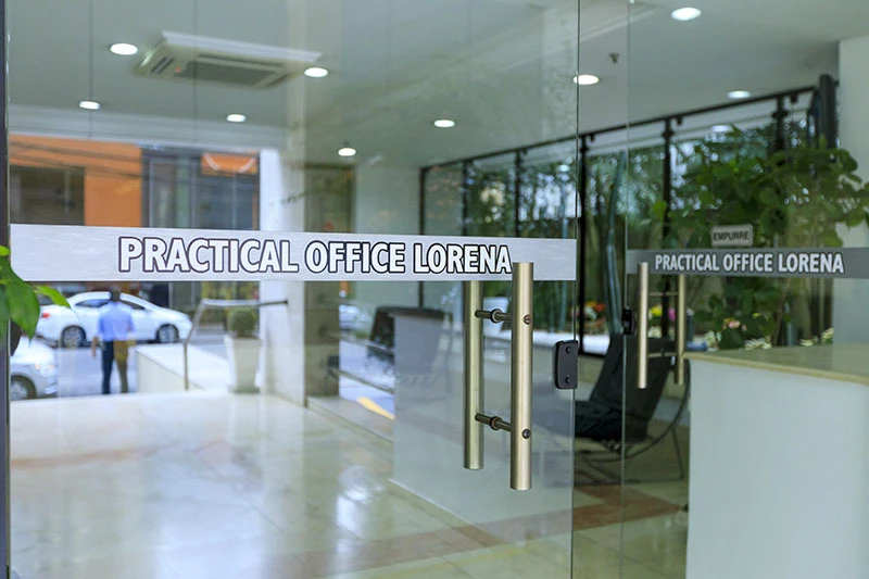 practical_lorena_00_1x